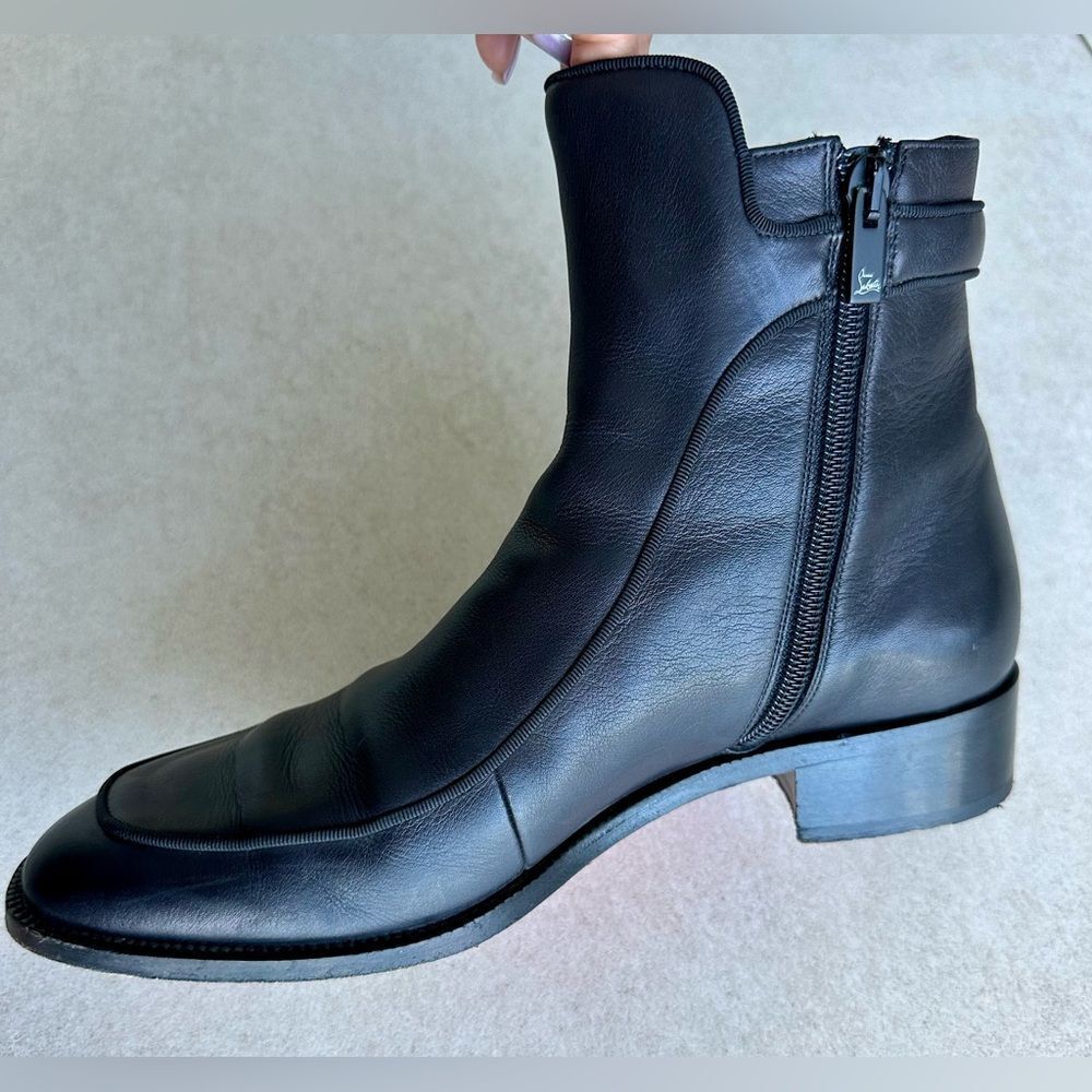 CHRISTIAN LOUBOUTIN Calfskin Ecritoir Black Flat Ankle Boots size 38 - Picture 9 of 12